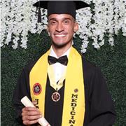 Profesor de medicina (médico general) con reconocimientos de cursos de rcp basica y primeros auxilios